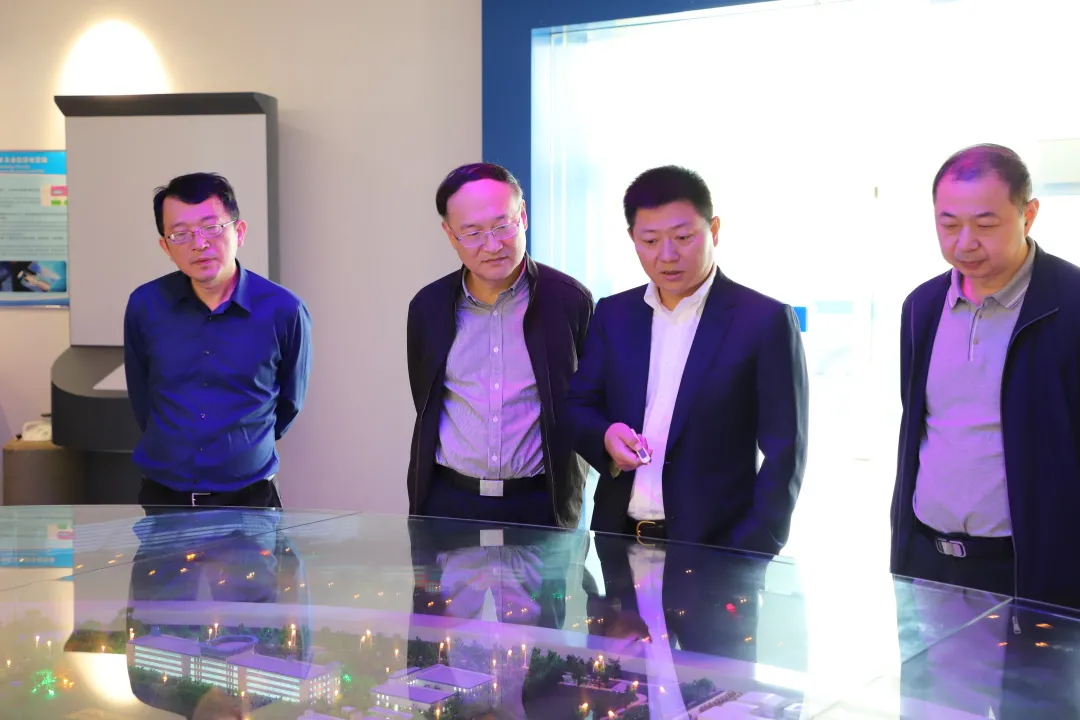 国防科技大学前沿交叉学科学院刘波院长一行莅临九游娱乐官网
考察调研